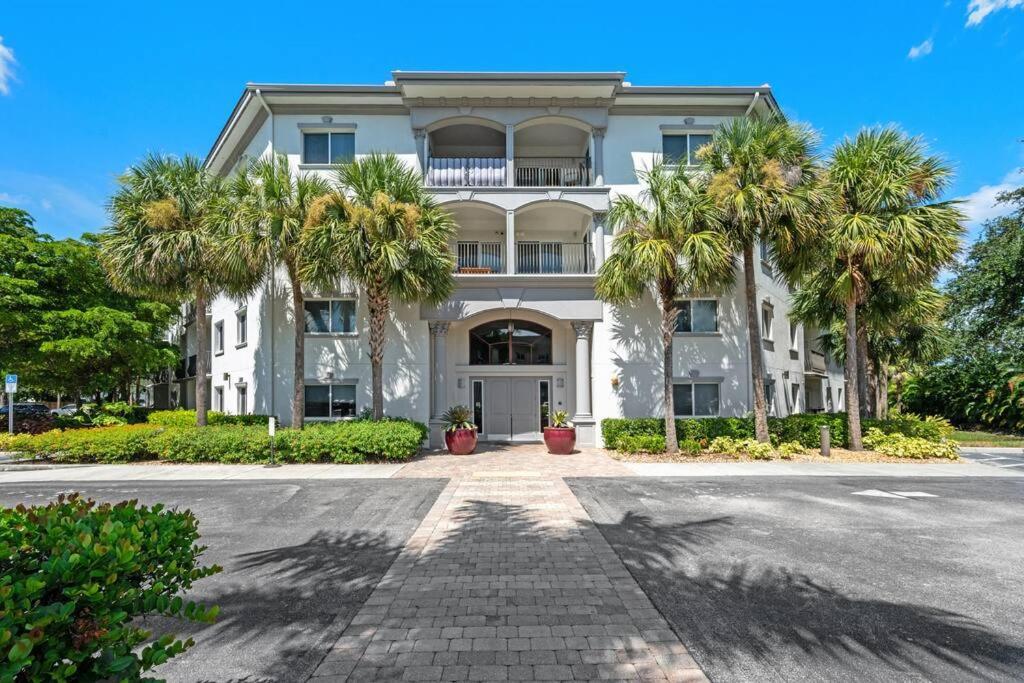 Modern Beach Condo In Central Naples! Exterior photo